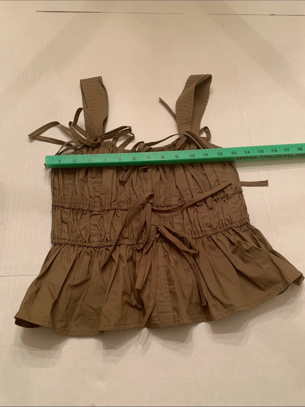 Moon River Brown Tie-Strap Ruffle Top crop top size Medium EUC